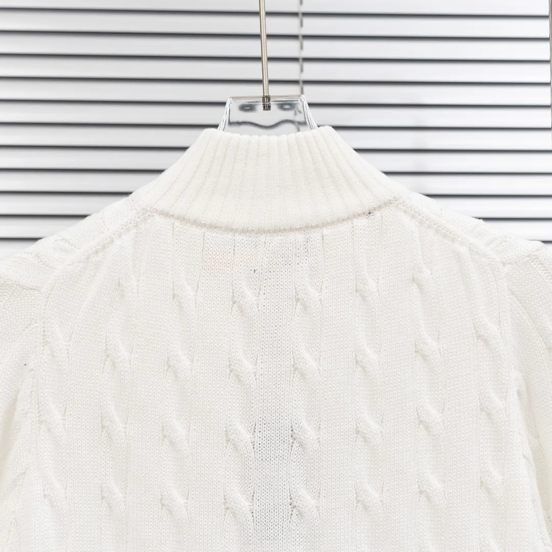 P320 top version (different currencies). You can scan the code to enter the official website. Style: Ralph Lauren POLO Ralph Lauren small label embroidered knitted old money style zipper cardigan jacket. Color: Picture color. Size: S-XL. Fabric: pure cotton. Accessories: full set of customized accessories. No gender distinction. Same style for men and women.